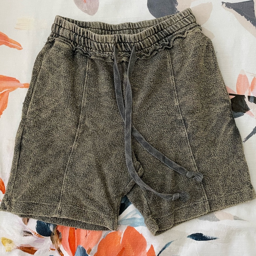 Free People At Ease Reverse Terry shorts army green
